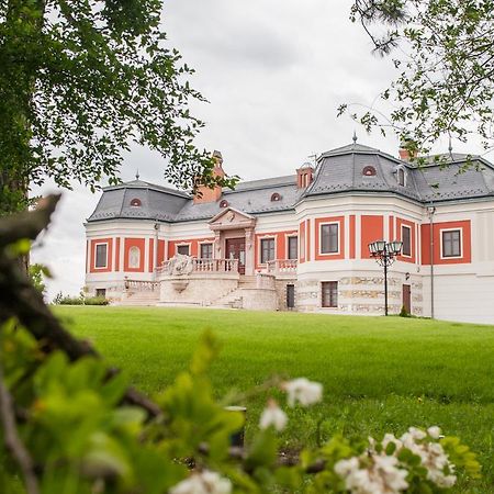 Voeroes Kastely Kunbaracs Exterior foto
